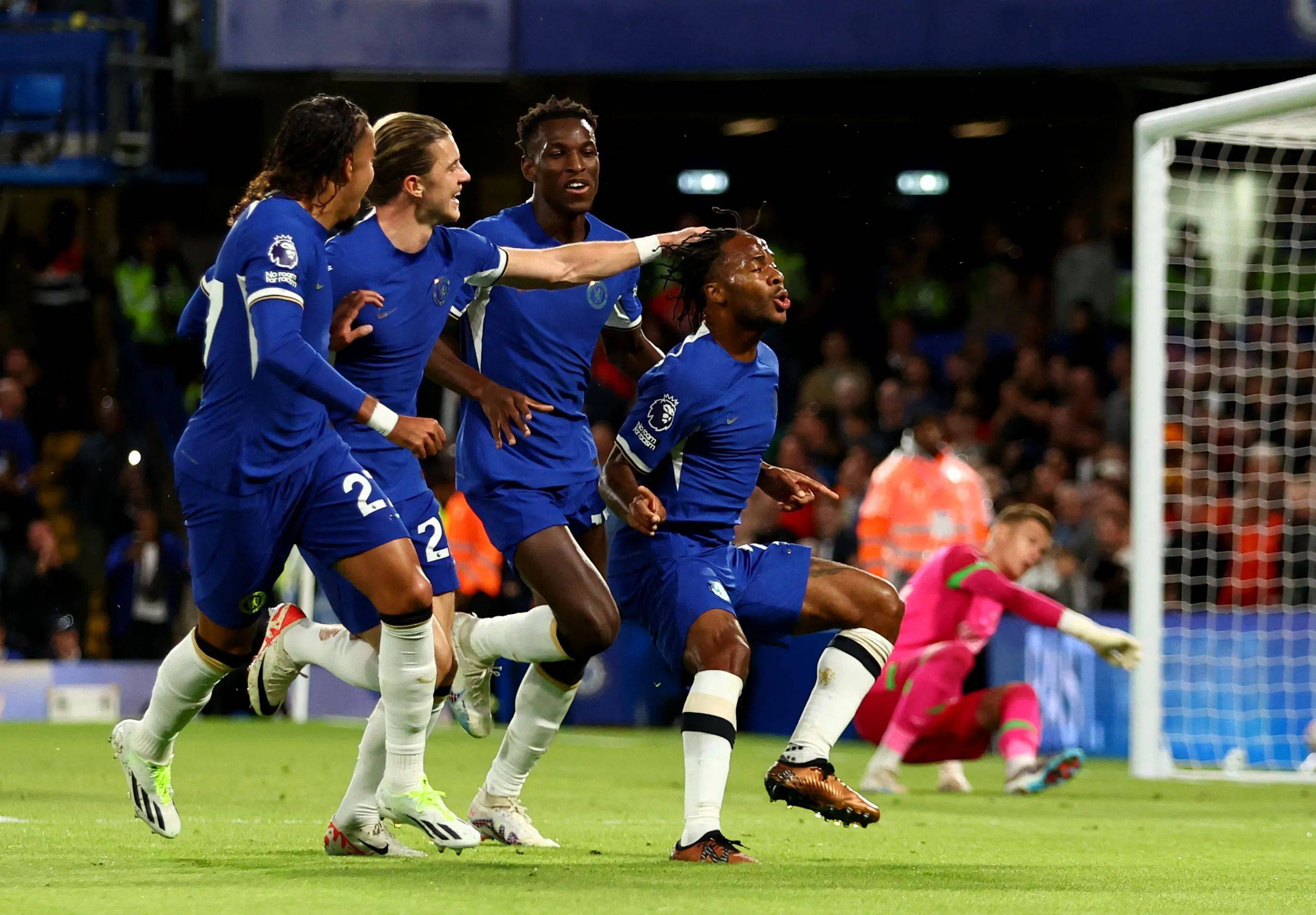 开云体育赛事观看入口关于德布劳内在尤文图斯比赛中比赛规则变更，比赛局势复杂引发热议！观众掌声雷动的信息