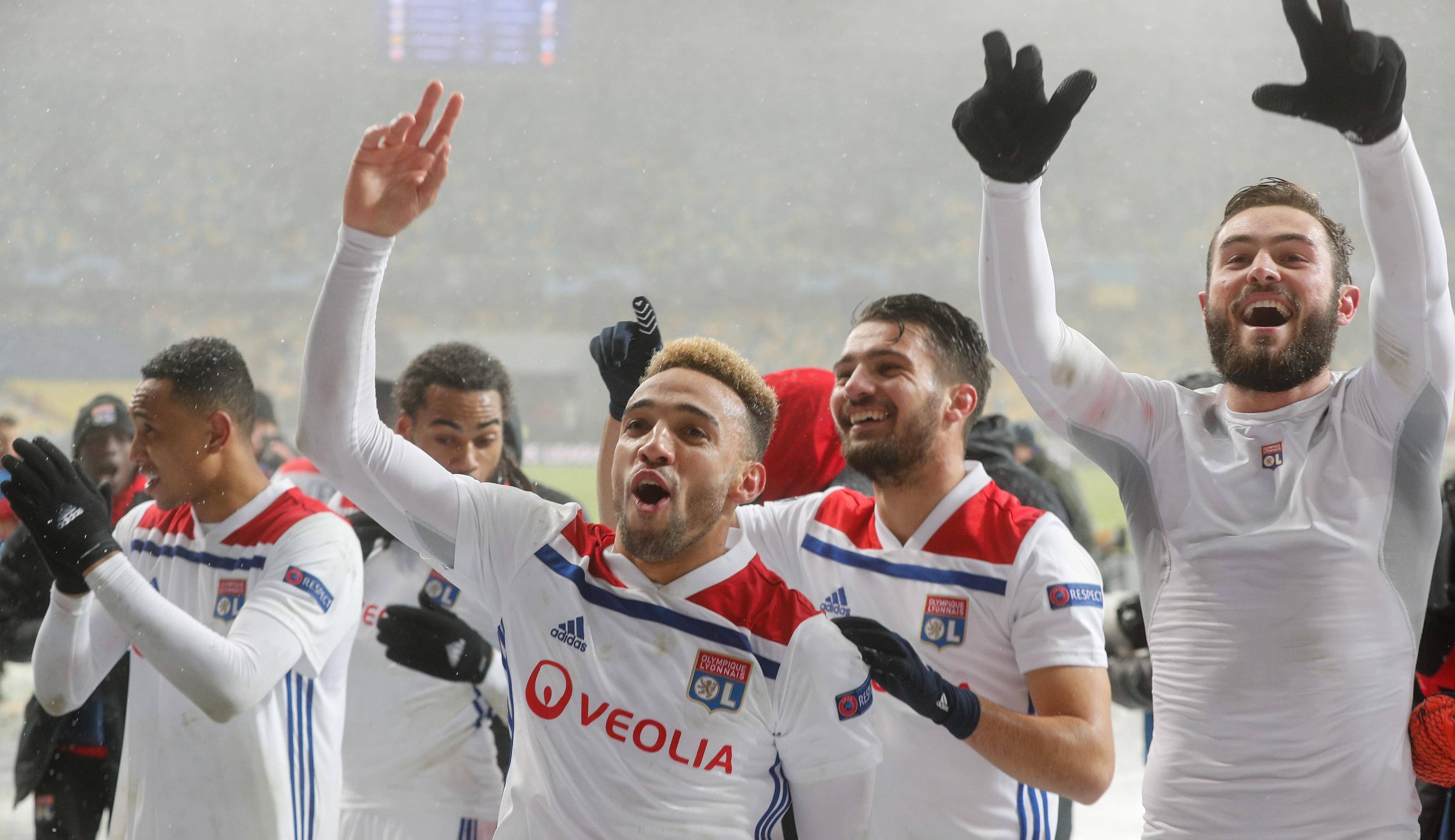 kaiyun体育注册官网赛后欧联焦点战，上海海港更衣室发声，媒体盛赞，更衣室氛围转暖的简单介绍